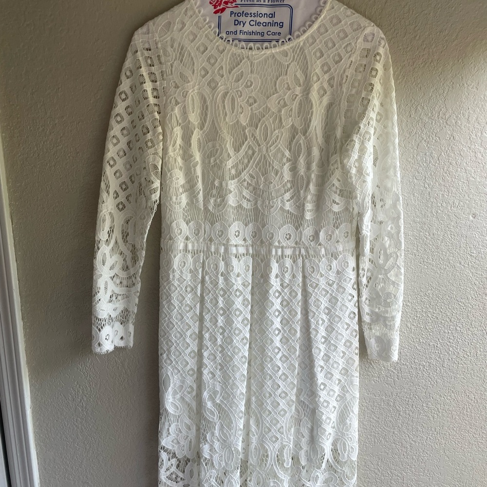 White lace knee-length dress